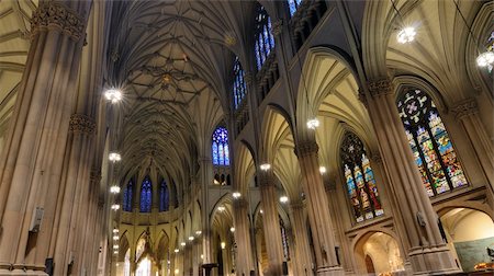 The Interior of Saint Patrick's Cathedral in New York City, a landmark Roman Catholic Cathedral in Manhattan. Foto de stock - Super Valor sin royalties y Suscripción, Código: 400-04924451