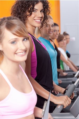 simsearch:400-04924542,k - Group of young woman in the gym centre; working out. Foto de stock - Super Valor sin royalties y Suscripción, Código: 400-04924522
