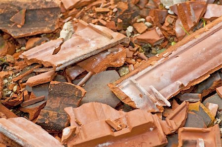 roof tiles rubbish Photographie de stock - Aubaine LD & Abonnement, Code: 400-04924643