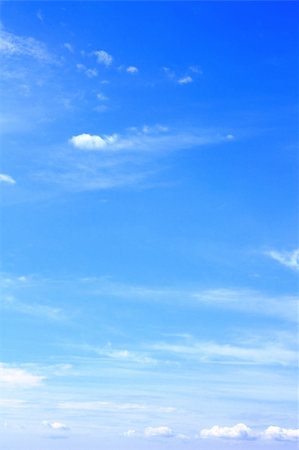 simsearch:400-08960149,k - White clouds in the blue sky Foto de stock - Super Valor sin royalties y Suscripción, Código: 400-04921432