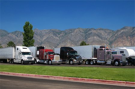 Trucks at rest area north from Salt Lake City, Utah, USA Photographie de stock - Aubaine LD & Abonnement, Code: 400-04936629
