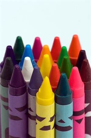 simsearch:400-04283158,k - Multi coloured crayons against a plain background Photographie de stock - Aubaine LD & Abonnement, Code: 400-04937515