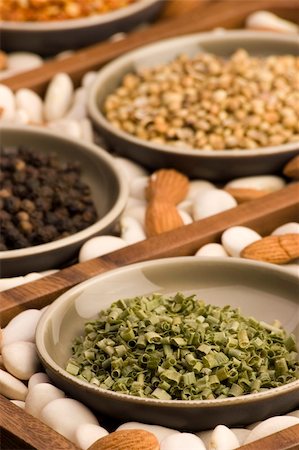 simsearch:400-04047920,k - Dried Chives and various spices close up in a wooden tray. Stock Photo - Budget Royalty-Free & Subscription, Code: 400-04939542