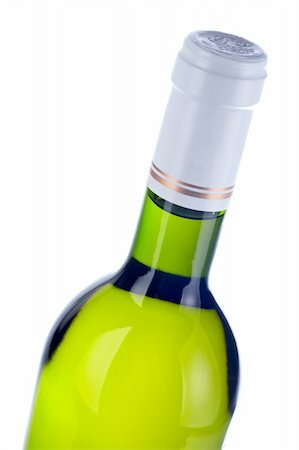 simsearch:400-07624825,k - Detail of wine bottle.  Macro shot on white background Photographie de stock - Aubaine LD & Abonnement, Code: 400-04932498
