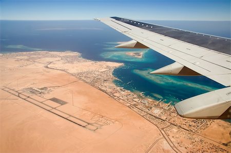 view to Africa from airplane Foto de stock - Super Valor sin royalties y Suscripción, Código: 400-04944580