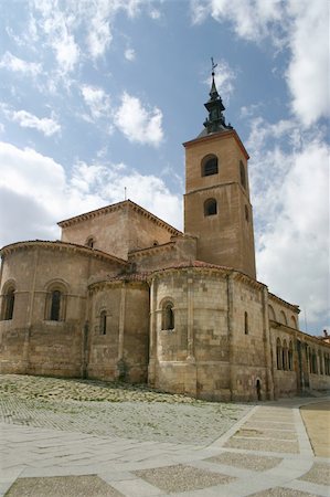 segovia - Ols church in Segovia, Spain Foto de stock - Super Valor sin royalties y Suscripción, Código: 400-04944773