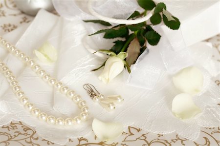 simsearch:400-04574409,k - Wedding accessories  with necklace Stock Photo - Budget Royalty-Free & Subscription, Code: 400-04946187