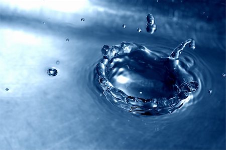 Macro of a water crown- shallow DOF Foto de stock - Super Valor sin royalties y Suscripción, Código: 400-04946642