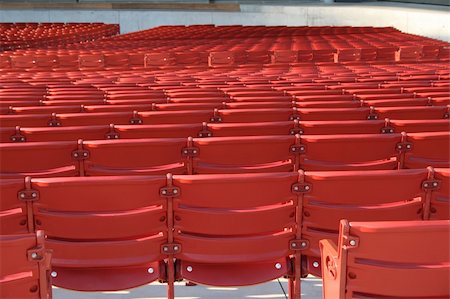 evacuar - Empty seats at a stadium Foto de stock - Super Valor sin royalties y Suscripción, Código: 400-04940473