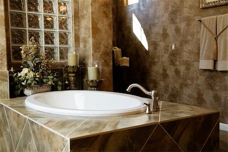 phartisan (artist) - New Luxury Bathroom in model Home Foto de stock - Royalty-Free Super Valor e Assinatura, Número: 400-04941617