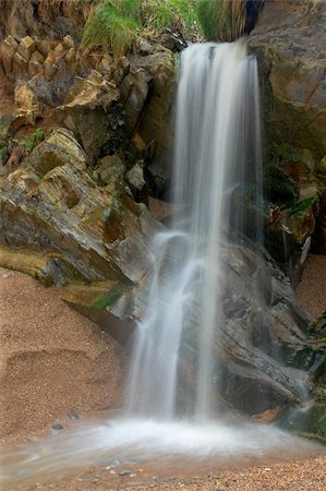 simsearch:400-04904211,k - A waterfall landscape in the spanish creek Fotografie stock - Microstock e Abbonamento, Codice: 400-04942724