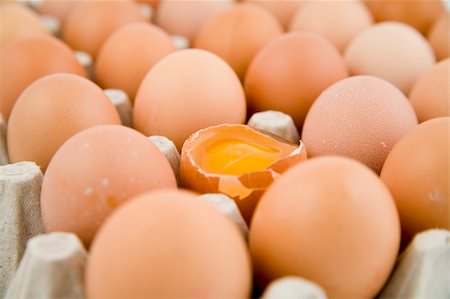 shopping in health store vitamins - plenty of eggs with one egg opened Stock Photo - Budget Royalty-Free & Subscription, Code: 400-04943721