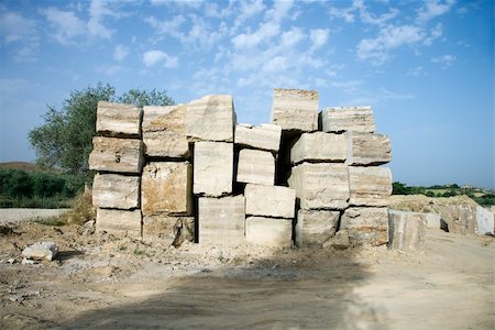 quarry nobody - Travertine stone excavated from open mine quarry. Photographie de stock - Aubaine LD & Abonnement, Code: 400-04954163