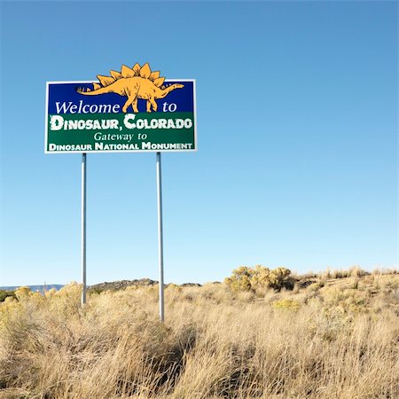 Welcome sign for city of Dinosaur, Colorado, USA. Foto de stock - Super Valor sin royalties y Suscripción, Código: 400-04954248