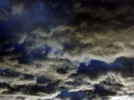 portrait of abstract dark sky before heavy weather Fotografie stock - Microstock e Abbonamento, Codice: 400-04954451