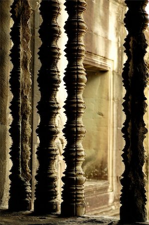 fenêtre sur le monde - Window decor in buddhist temple Photographie de stock - Aubaine LD & Abonnement, Code: 400-04955372