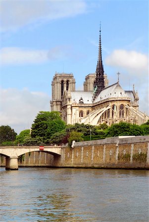 simsearch:400-04955587,k - Cathedral of Notre Dame de Paris and Isle de la Cite Fotografie stock - Microstock e Abbonamento, Codice: 400-04955584