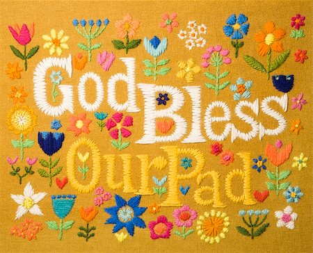 Vintage needlepoint wall hanging of colorful flowers surrounding the phrase God Bless Our Pad. Foto de stock - Super Valor sin royalties y Suscripción, Código: 400-04956285