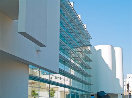 MACBA - Barcelona museum of modern arts Stockbilder - Microstock & Abonnement, Bildnummer: 400-04956290