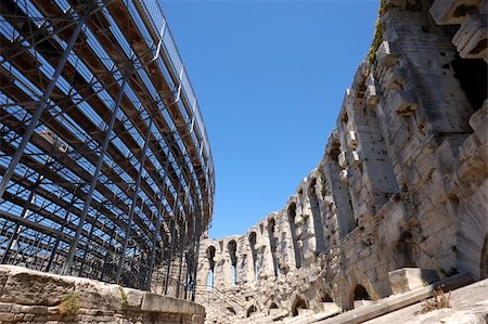 The Roman Arena in Arles, France Stockbilder - Microstock & Abonnement, Bildnummer: 400-04956838
