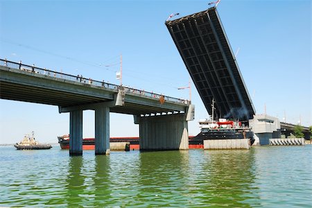 Opened bridge for pass of ships Stock Photo - Budget Royalty-Free & Subscription, Code: 400-04958185