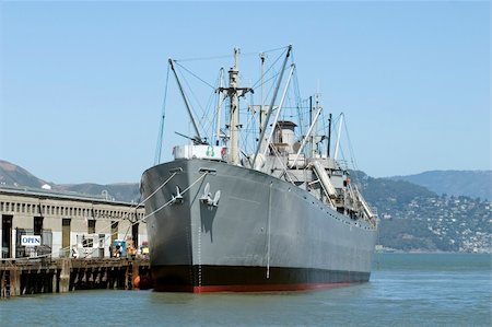 simsearch:400-04742364,k - War ship dock in San Francisco also used for the movie titanic Foto de stock - Super Valor sin royalties y Suscripción, Código: 400-04950732