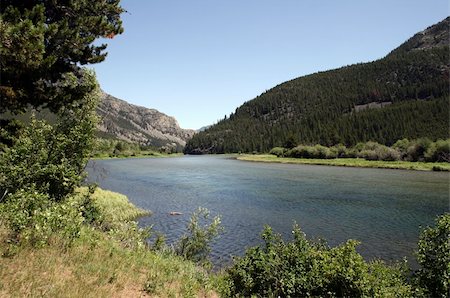 sioux-indianer - Sioux Charlie Lake located in the Absaroka Mountains of Montana Stockbilder - Microstock & Abonnement, Bildnummer: 400-04951353