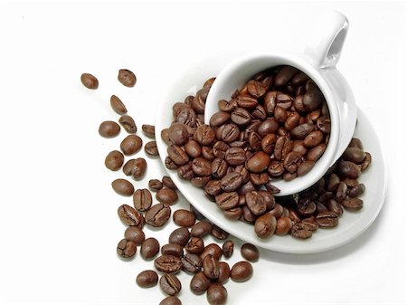 pictures of coffee beans and berry - Fresh coffee beans and ceramic coffee cup Foto de stock - Super Valor sin royalties y Suscripción, Código: 400-04951496