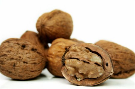 simsearch:700-00342839,k - a walnut on a green leaf Fotografie stock - Microstock e Abbonamento, Codice: 400-04952913