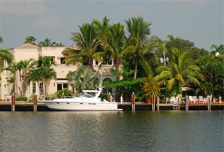 elegant dock - Wealthy waterfront neighborhood in Florida Stock Photo - Budget Royalty-Free & Subscription, Code: 400-04964566