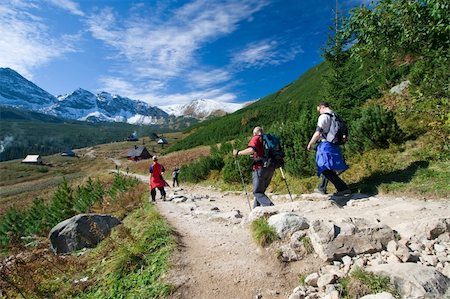 Group of people trekking in Tatra Mountains, Poland Photographie de stock - Aubaine LD & Abonnement, Code: 400-04965423