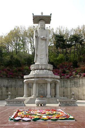 simsearch:400-06128693,k - Offering at Bongeunsa temple in preparation for Buddha's birthday on May 5th, Seoul, South Korea Foto de stock - Super Valor sin royalties y Suscripción, Código: 400-04965638