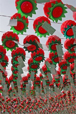 simsearch:400-05010927,k - Lanterns hanging at Bongeunsa temple in preparation for Buddha's birthday on May 5th, Seoul, South Korea Foto de stock - Royalty-Free Super Valor e Assinatura, Número: 400-04965666