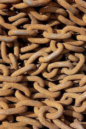 simsearch:600-02833370,k - rusted chains Photographie de stock - Aubaine LD & Abonnement, Code: 400-04966611