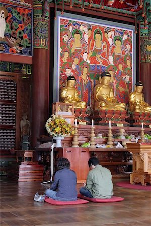 simsearch:400-05010927,k - At Bongeunsa temple in preparation for Buddha's birthday on May 5th, Seoul, South Korea Foto de stock - Royalty-Free Super Valor e Assinatura, Número: 400-04967116