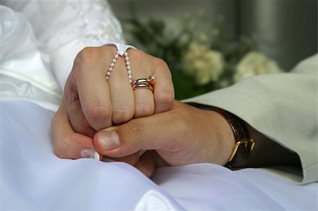 simsearch:400-04440941,k - The groom keep the bride for hands Fotografie stock - Microstock e Abbonamento, Codice: 400-04967768
