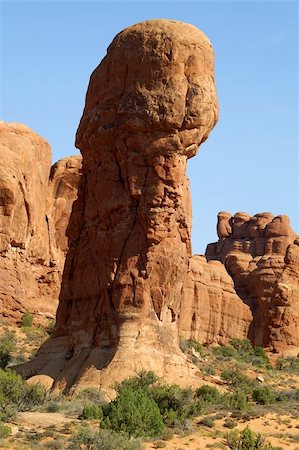 simsearch:400-05361559,k - Monolithic pillar in Arches National Park, Utah, USA Photographie de stock - Aubaine LD & Abonnement, Code: 400-04968000