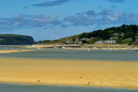 padstow - view from the camel trail cycleway and footpath along disused railway line the estuary of the river camel padstow and rock cornish coast cornwall england uk Foto de stock - Super Valor sin royalties y Suscripción, Código: 400-04968281