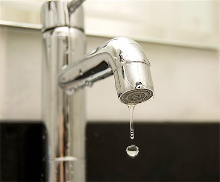 simsearch:400-04026996,k - Water tap closeup Stock Photo - Budget Royalty-Free & Subscription, Code: 400-04969028