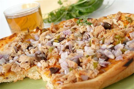 egypix (artist) - Pizza with tuna fish & apple juice Stockbilder - Microstock & Abonnement, Bildnummer: 400-04961042