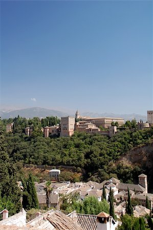 View of the palaces of La Alhambra in Granada, Andalousia, Spain, Europe. Foto de stock - Super Valor sin royalties y Suscripción, Código: 400-04961523