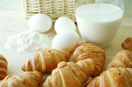egypix (artist) - croissant, Milk & eggs Stockbilder - Microstock & Abonnement, Bildnummer: 400-04963533