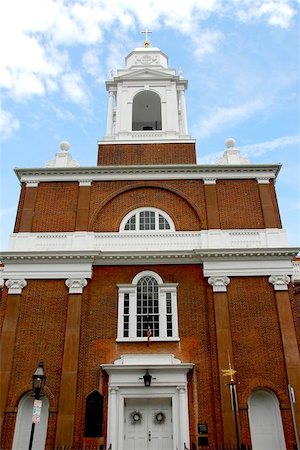 simsearch:400-04975585,k - Old brick church in Boston North End Foto de stock - Super Valor sin royalties y Suscripción, Código: 400-04974189