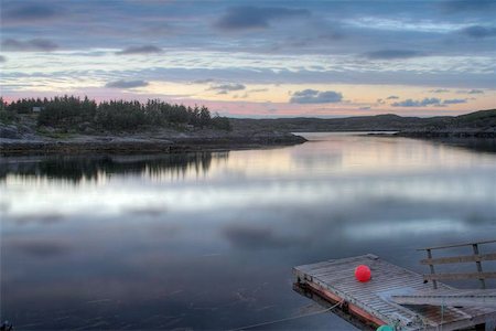 floating fisherman pier in sunset - in a Norwegian fjord. Photographie de stock - Aubaine LD & Abonnement, Code: 400-04974547