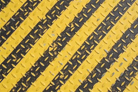 quevaal (artist) - A yellow and black diamondplate. Stockbilder - Microstock & Abonnement, Bildnummer: 400-04974761
