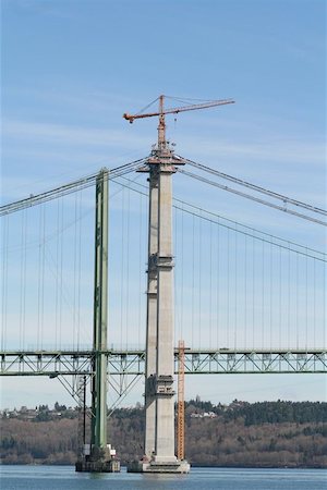 simsearch:400-04430389,k - A bridge being built by a crane Foto de stock - Super Valor sin royalties y Suscripción, Código: 400-04974791