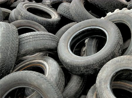 simsearch:400-04779873,k - A heap of discarded car and truck tires. Foto de stock - Super Valor sin royalties y Suscripción, Código: 400-04974898