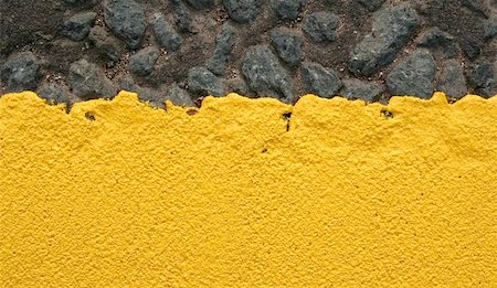 quevaal (artist) - Thick yellow paint on the road Stockbilder - Microstock & Abonnement, Bildnummer: 400-04975146