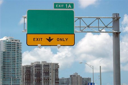 simsearch:400-05714567,k - Highway sign - direction and exit sign Photographie de stock - Aubaine LD & Abonnement, Code: 400-04975379