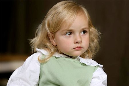 simsearch:400-04436228,k - little girl seating Stock Photo - Budget Royalty-Free & Subscription, Code: 400-04976324